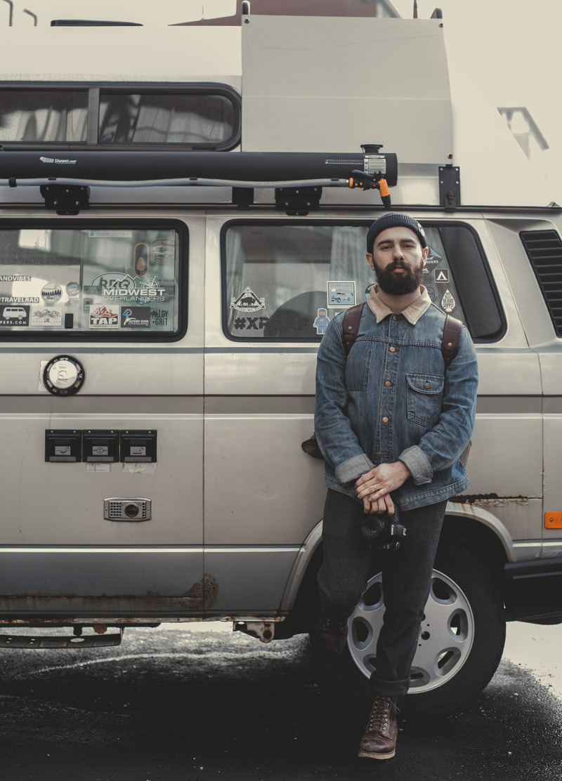 casual clothing, spoke, one person, roof rack, person, machine, lifestyles, men, man, truck, 5K, day, human, denim, full length, silver, crash helmet