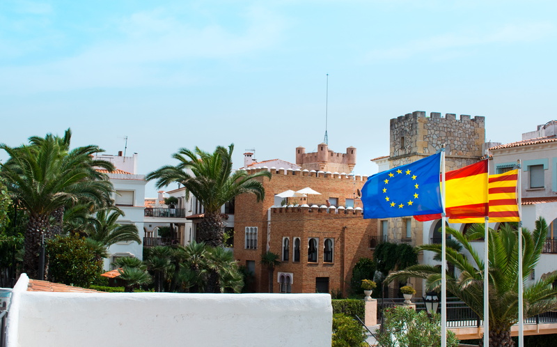 day, cloud - sky, spain, office building exterior, sky, roc de sant gaietà, tree, plant, tropical climate, patriotism, 5K, nature, building exterior, roda de berà