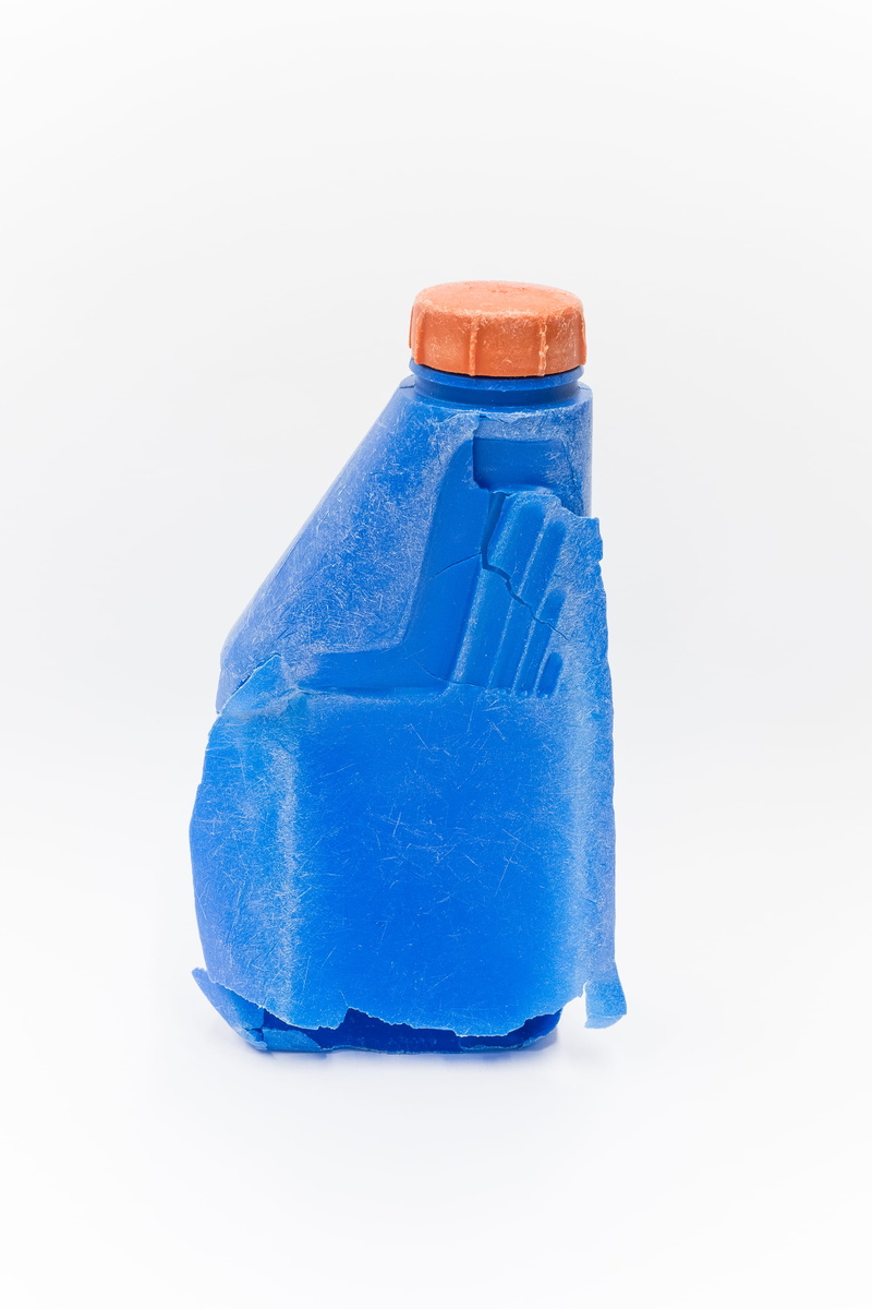 crack, no people, cut out, ocean plastic, gallon, blue, environment, full length, wellbeing, recycling, orange, food and drink, plastic, healthcare and medicine