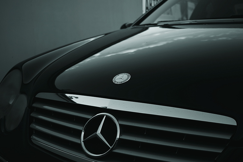 close-up, design, old-fashioned, luxury, day, hood, motor vehicle, car, vintage car, vehicle, wealth, decal, mercedes-benz, stationary, grill, automotive