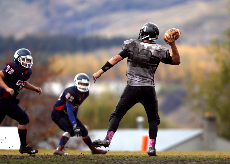 american football - ball, players, american football field, football field, holding, nature, stadium, shallow, full length, people, quarterback, athletes