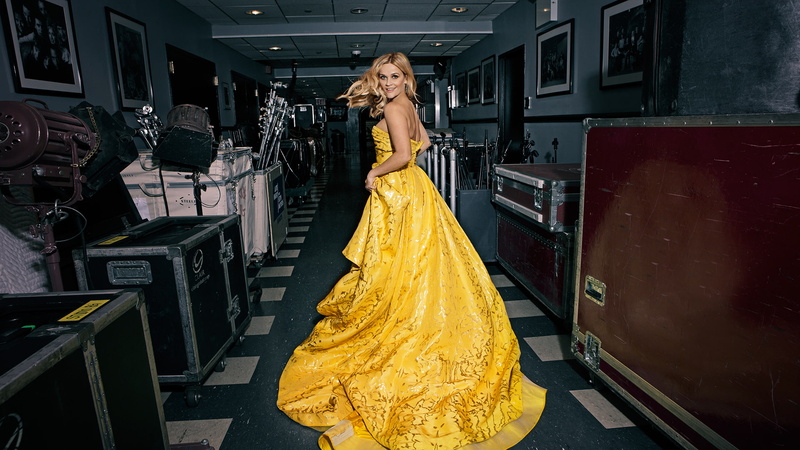 pictures, Mary Ellen Matthews, look, photographer, actress, model, blonde, Saturday Night Live, 1080P, corridor, SNL, beauty, 2015, hairstyle, chic, Reese Witherspoon