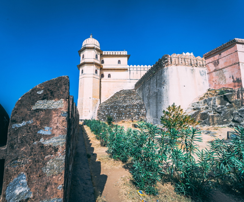 concrete, housing, nature, ancient civilization, clear sky, 4K, fort, buildings, beacon, tower, path, building exterior, sunlight, potted plant, planter