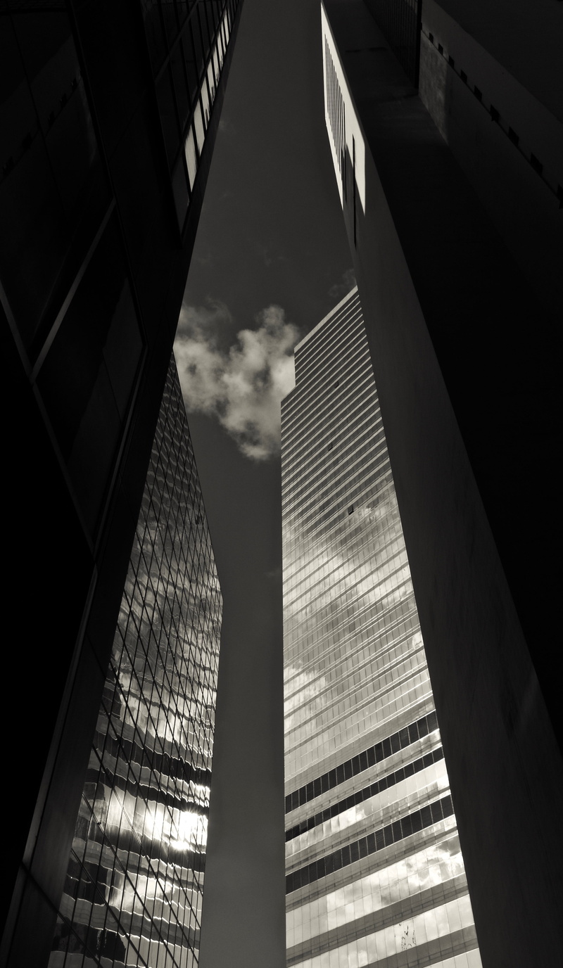 tall - high, tower, sky, day, no people, office, built structure, directly below, architecture, sunlight, wan chai, office building exterior, skyscraper
