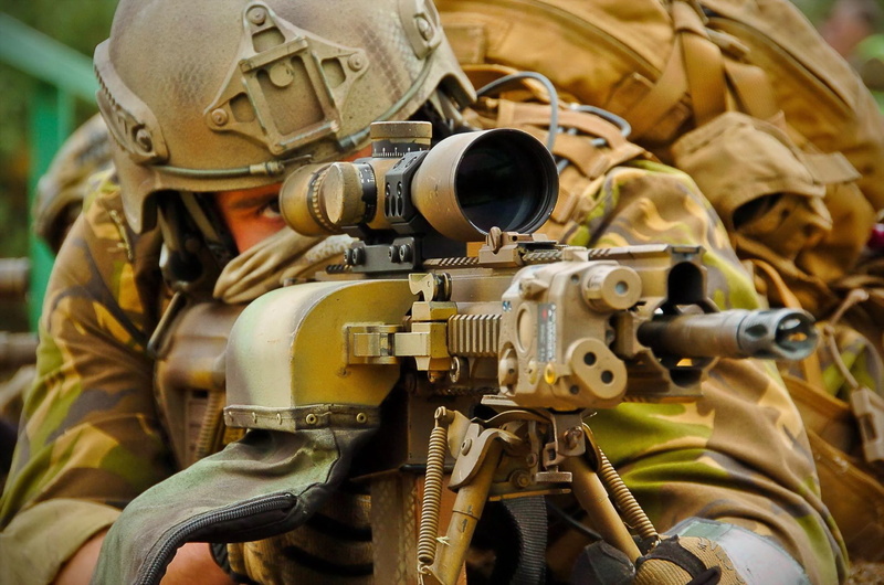 security, armed forces, sniping, protection, day, Netherlands Korps Commandotroepen, close-up, selective focus, camouflage clothing, metal, government