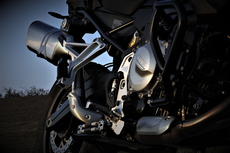 travel, engine, bmw, sunlight, museum, no people, weapon, metal, 5K, nature, transportation, technology, field, machinery, mode of transportation, stationary