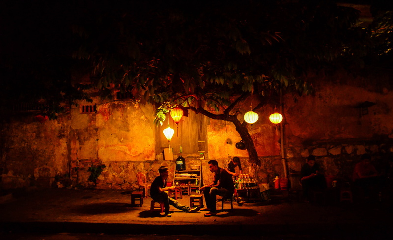 group, sitting, real people, night, shadow, adult, women, architecture, young, green, street, city, underneath, illuminated, kids, 4K, boys, friends, social issues