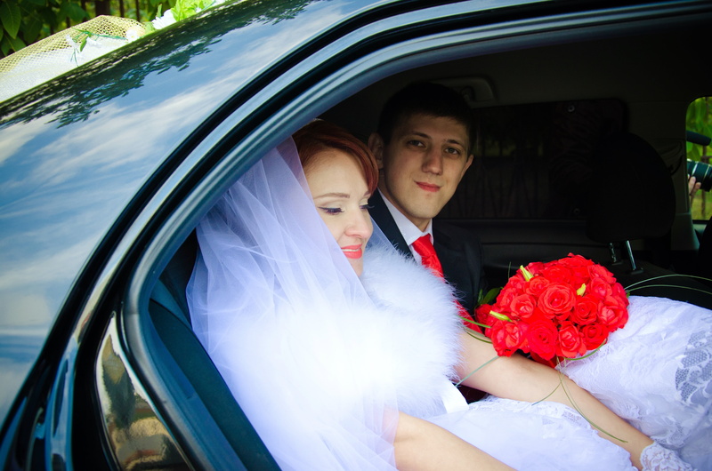 celebration, flowers, sweethearts, mode of transportation, wedding, mood, wife, bride, outdoors, newlywed, summer, two people, married, bouquet, fata, positive emotion