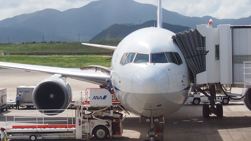 road, disembarking, business, 4K, commercial airplane, engine, mountain, transportation, journey, travel, Airplane, air vehicle, Airliner, flying, mode of transportation