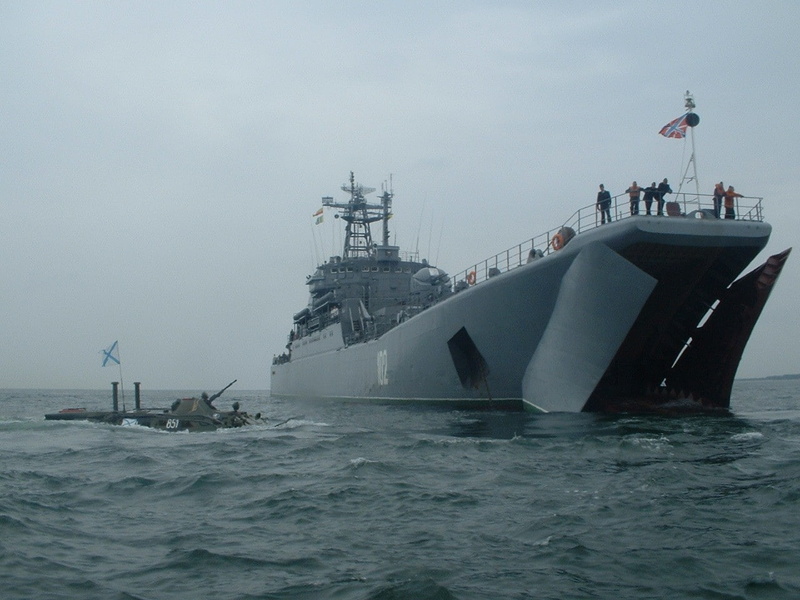 disembarking, nature, russians, Navy, ropucha, btr, apc, 720P, art, hd, ships, water