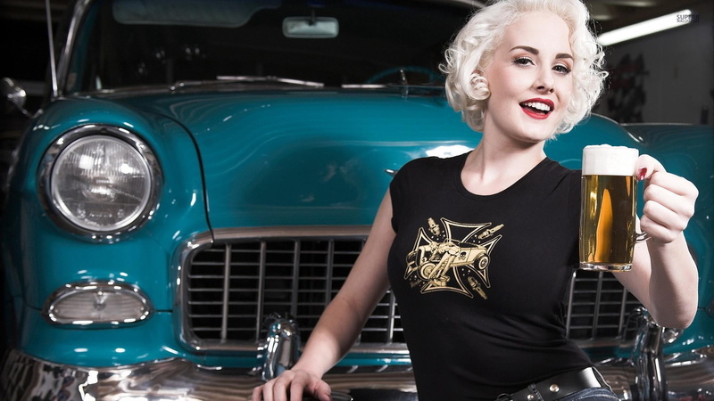 waist up, young adult, one person, beautiful woman, hairstyle, mouth open, adult, beauty, blond hair, car, model, 1080P, young women, mode of transportation