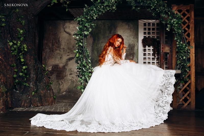 1080P, adult, indoors, dress, wedding dress, beautiful woman, model, young adult, Svetlana Nikonova, celebration, looking at viewer, white dress, wedding