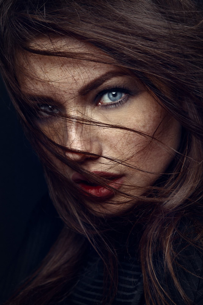 beautiful woman, 1080P, gray eyes, blue eyes, portrait, close-up, indoors, long hair, body part, black background, women, headshot, human body part, hair