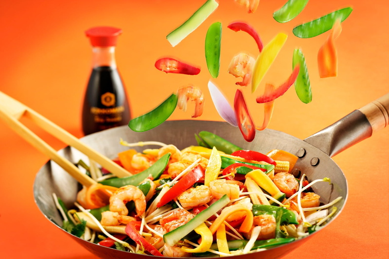 heat - Temperature, vegetarian Food, yellow, carrot, gourmet, spice, sauce, italian food, meat, still life, green Color, wood - Material, cooking, stir-Fried