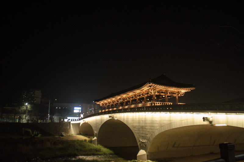 no people, built structure, nature, travel, connection, outdoors, architecture, bridge, illuminated, copy space, lighting equipment, bridge - man made structure