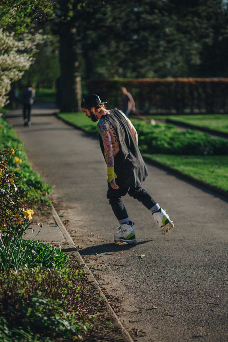 casual clothing, explorer, york, footpath, tattoos, child, balance, roller skates, outdoors, leisure activity, plant, men, man, beautiful, nature, world