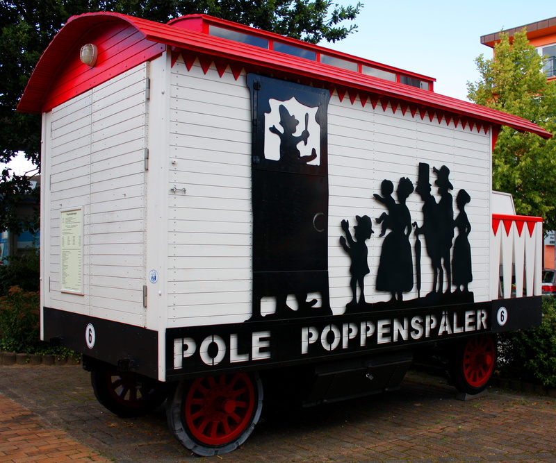 representation, pole tat paul the puppeteer, building exterior, husum, nature, building, transportation, creativity, architecture, red, real people, people