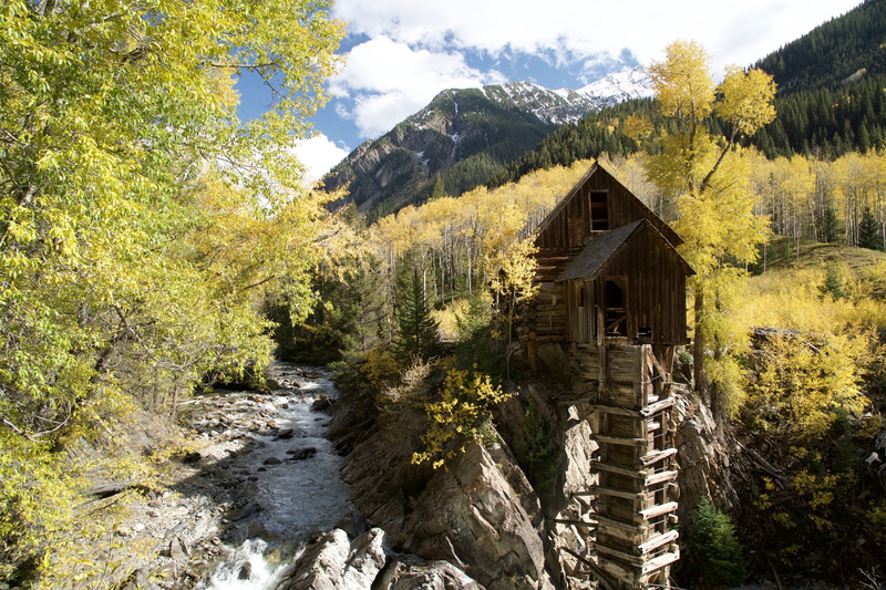 cabin, tranquility, scenics - nature, built structure, flowing, treehouse, tranquil scene, brown, sunlight, non-urban scene, nature, river, 5K, day, growth