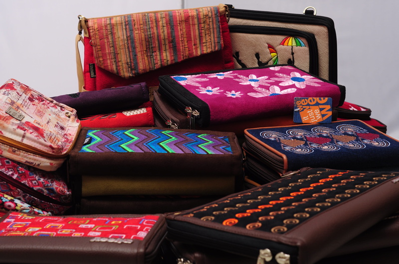 still life, multi colored, bag, chair, pillow, wallet, book, absence, bed, sofa, no people, stack, publication, pattern, cushion, sash, 4K, furniture