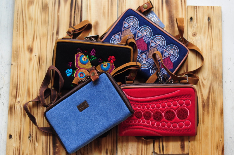 publication, table, Sash, smallbag, banner, no people, pattern, celebration, Clutch, Wallet, box, craft, Bag, still life, 4K, photograph, close-up, blue