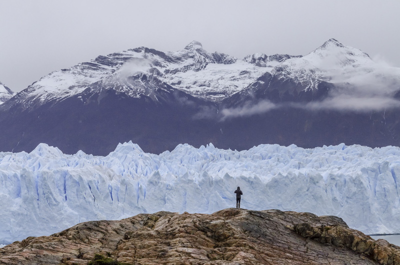 standing, nature, man, beauty in nature, trekking, ice, freedom, outdoors, park, los, rock, sky, mountain range, national, winter, environment, activity