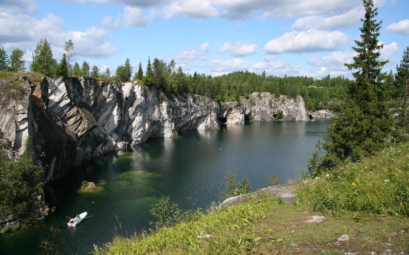 cliff, caves, grottos, 1080P, nature and landscapes, lake, boat, trees