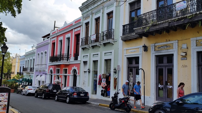 2K, nature, day, road, outdoors, car, group of people, san juan, window, building, people, built structure, mode of transportation, architecture, residential district