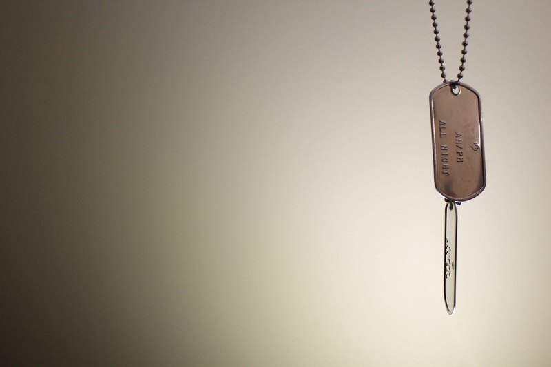 accessories, dog tag, metal, 5K, chain, personal accessory, day, wall - building feature, still life, dogtags, fashion, text, pendant, ovo, communication