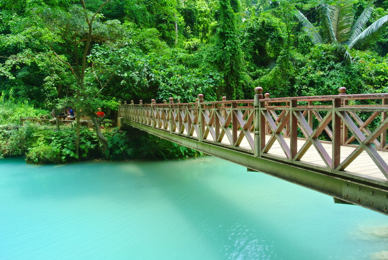 swimming pool, walkway, fresh, river, plants, bright, beauty in nature, green color, bridge, peaceful, summer, leaves, holidays, built structure, engineering