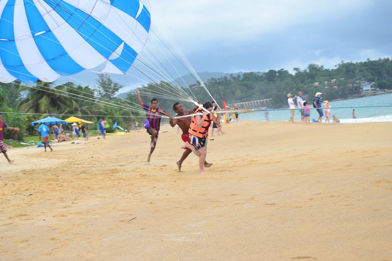 sport, day, sky, wind sport, velocity, men, beach, enjoyment, crowd, leisure activity, thailand, run, brach, group of people, trip, vacations, land, holiday