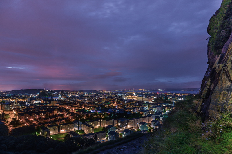 sky, building exterior, edimburgo, architecture, 5K, blue, landscape, building, built structure, edinburgh, crowd, city, town, crowded, long exposure
