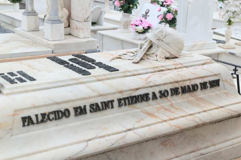 art and craft, creativity, western script, decoration, text, business, graveyard, flower, store, freshness, racing, barreto, grave, white color, portugal