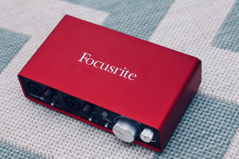 stereo, focus on foreground, indoors, cooktop, transportation, communication, cell phone, amplifier, red, selective focus, phone, 2K, audio interface