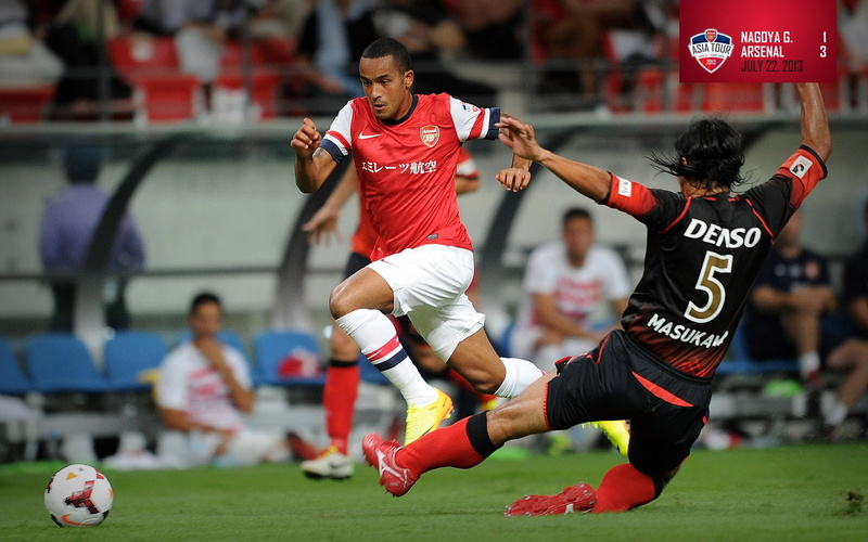 people, sports equipment, soccer, playing, sportsman, group of people, full length, soccer ball, sport, competitive sport, adult, team sport, arsenal, deaso