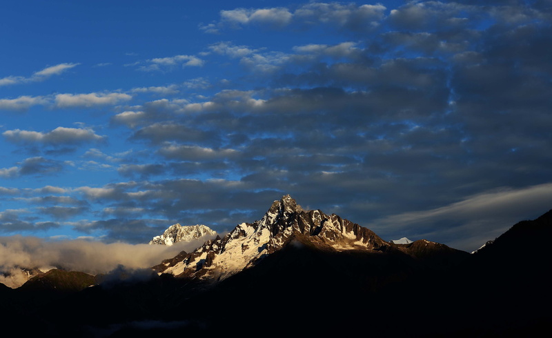 tranquility, day, outdoors, tranquil scene, nature, mountain range, landscape, tibet, remote, non-urban scene, scenics - nature, lean expert, snowcapped mountain