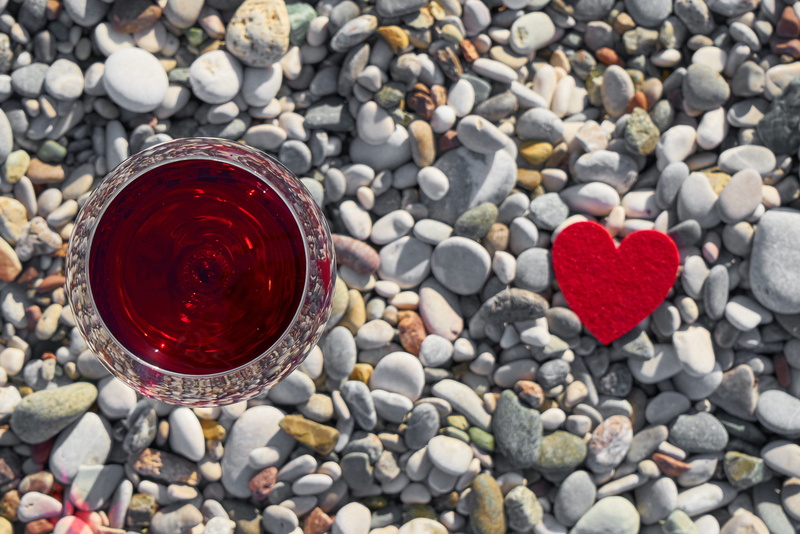 wine, pebble, positive emotion, marriage, celebration, love, drink, stone, no people, day, wedding, the leaves are, symbol, 14, anniversary, red, valentines day