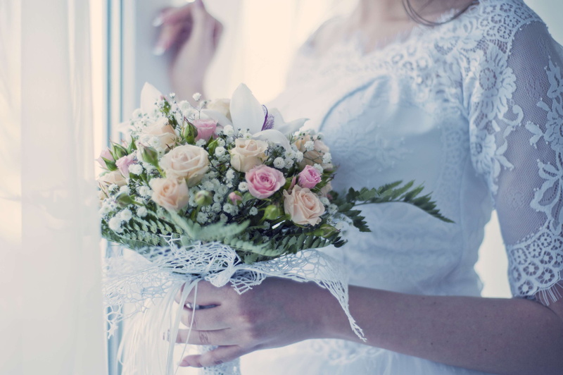 holding, delicate, women, romance, adult, people, bouquet, engagement, petals, love, celebration, event, life events, ceremony, bride, flowering plant