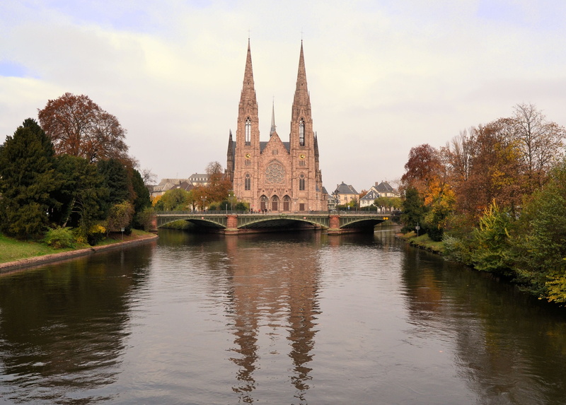 4K, built structure, bridge - man made structure, tourism, plant, gothic style, France, Church, historically, history, architecture, waterfront, bridge