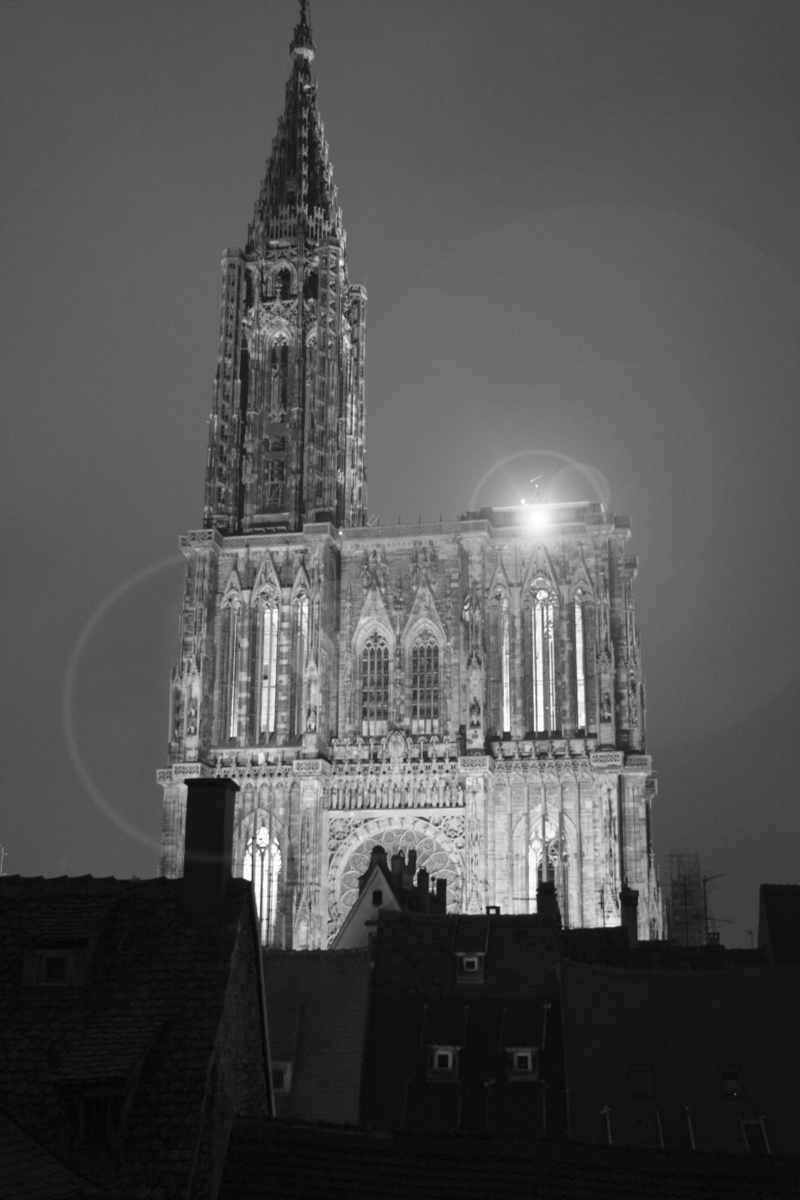belief, no people, 4K, building exterior, low angle view, sky, illuminated, cathedral, gothic style, spire, night, building, the past, clear sky, history
