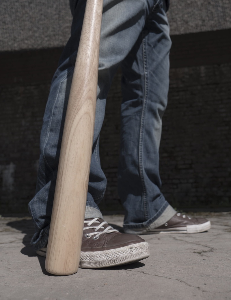 hooligan, human body part, human, shoe, real people, violent, casual clothing, unrecognizable person, sunlight, men, beat, day, 1080P, outdoors, adult