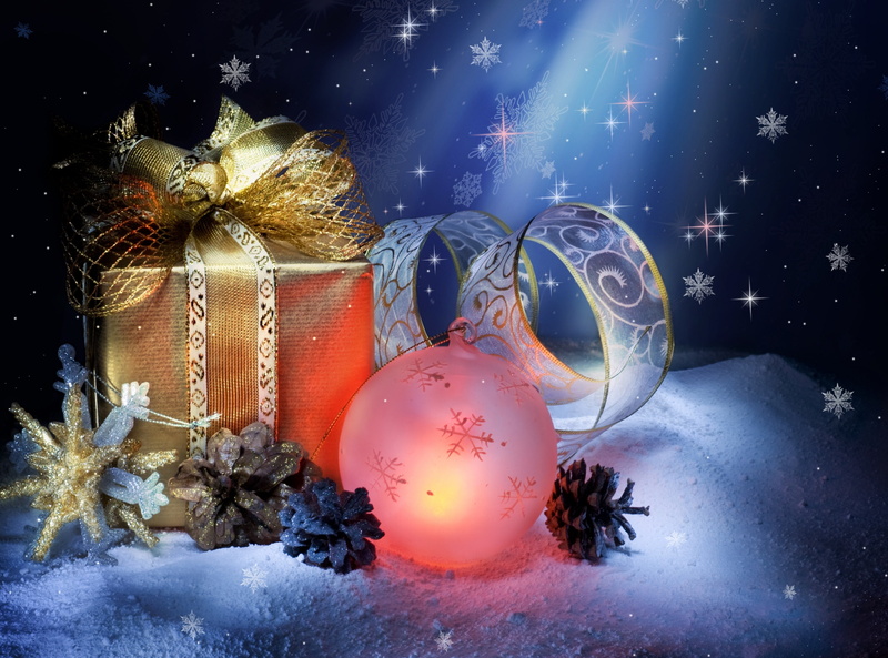 themed, christmas tree, Gift, nature, christmas decoration, tree, sphere, celebration event, New Year, 2013, no people, cold temperature, celebration, happy new year