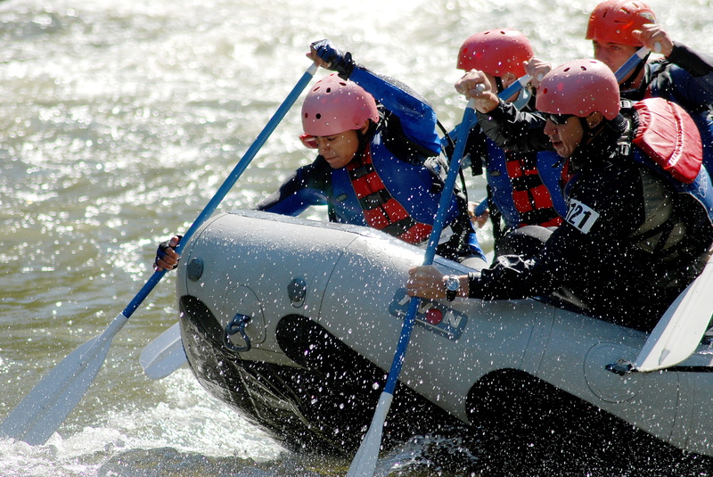 oar, daytime, action, day, people, transportation, military, recreational pursuit, outdoors, boat, inflatable, sport rowing, competition, whitewater, leisure activity