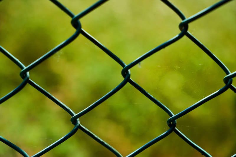 full frame, beautiful, Pattern, copy space, metal, background, texture, rain, horizontal, design, boundary, day, Barbed Wire, chainlink fence, color, safety