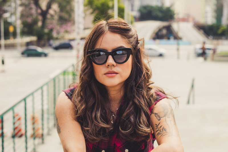 beauty, hair, summer, urban, model, leisure activity, one person, woman, eyeglasses, lifestyle, glasses, brown hair, focus on foreground, fun, outdoors
