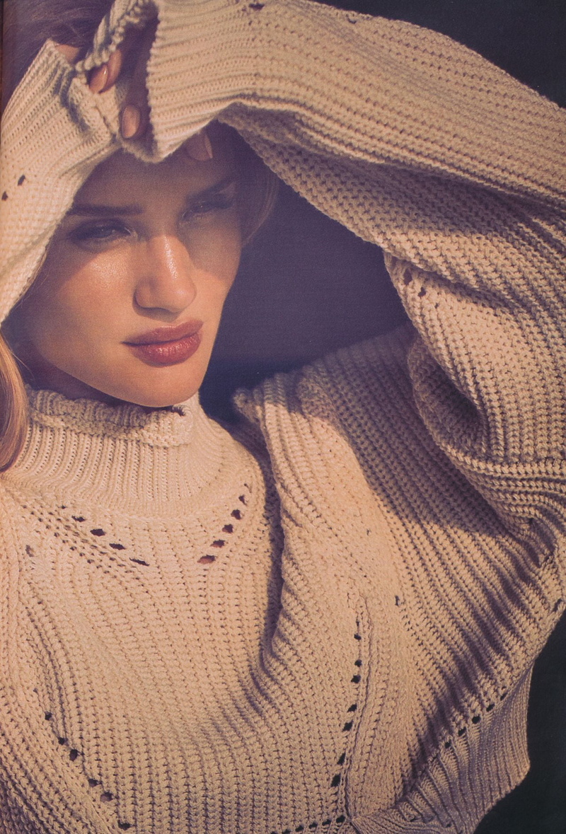 actress, adult, scarf, young women, one person, fashion, beautiful people, hat, Hollywood, headshot, Rosie Huntington-Whiteley, clothing, sweater, model