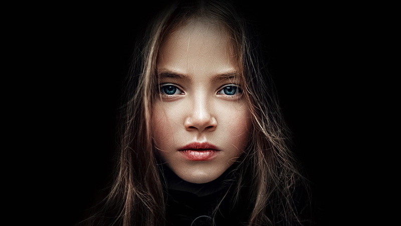 teenager, headshot, long hair, women, black background, beautiful woman, innocence, looking at camera, 1080P, body part, hairstyle, face, hair, contemplation