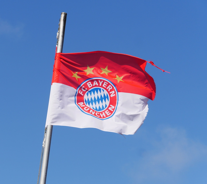bundesliga, patriotism, sunlight, wind, munchen, 2K, champions league, white color, ruffled, low angle view, blue, pole, flutter, flag, fc, red, communication