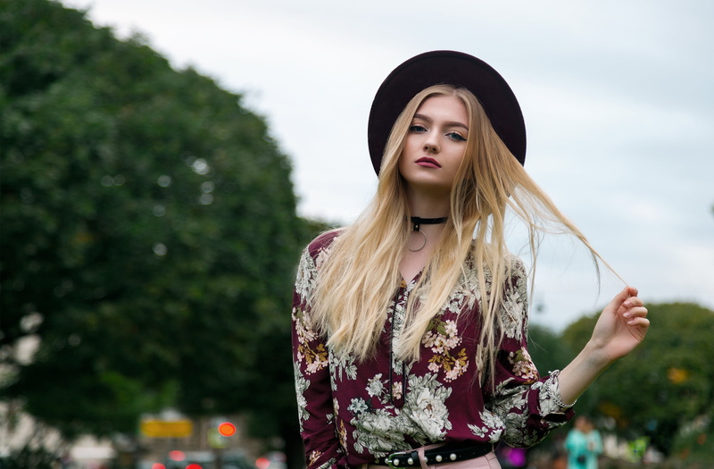 eyeliner, touching hair, blonde, women with hats, looking at viewer, women outdoors, depth of field, 1080P, model, blouses, long hair, Yury Semenov, blue eyes