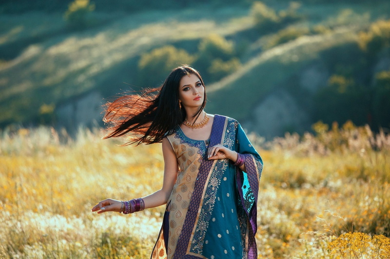 Saree, Necklace, standing, front view, plant, beauty, beautiful woman, young women, land, contemplation, focus on foreground, Brown Eyes, Girl, women, fashion