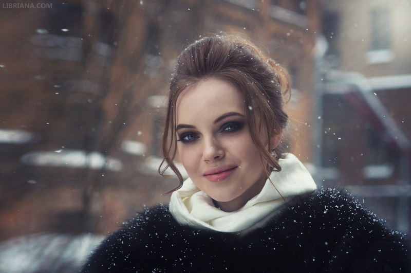 blue eyes, snow, 1080P, depth of field, portrait, Libriana, Polina Bodrova, winter, brunette, women outdoors, smoky eyes, women, smirk, juicy lips, hazy